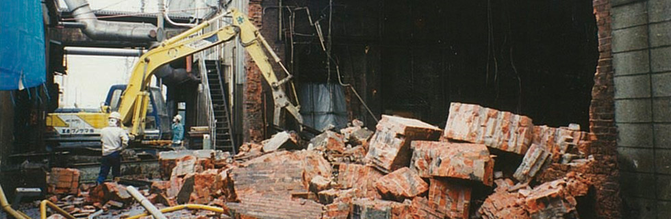 被災し解体中の旧木下鉄工所時代の鋳造工場